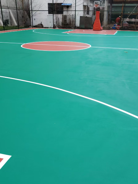 邵武 球场长期使用易出现地面开裂